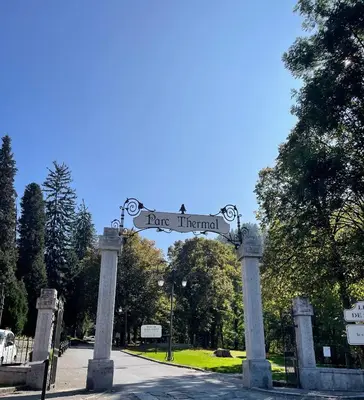 a gate with a sign that reads true eternal at Le grand panorama appartement 2 chambres 4 adultes 2 enfants in Saint-Gervais-les-Bains