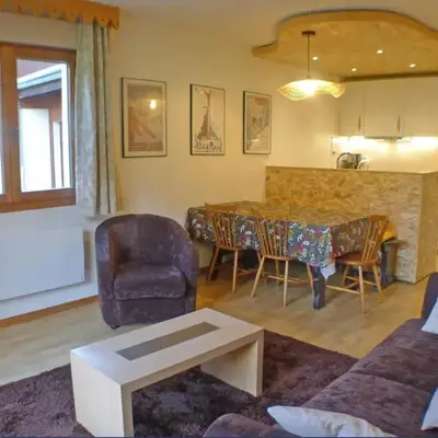 Appartement RDC 3 pièces avec parking et animaux acceptés - FR-1-629-130