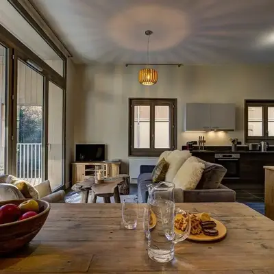 White Pearl Apartments
