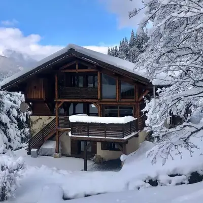 Superbe CHALET (14 personnes) & SAUNA au pied du Mont Blanc
