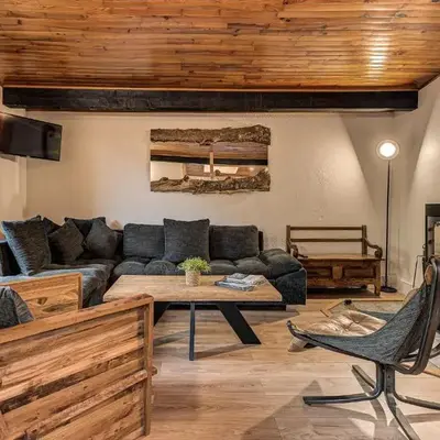 Apartment Les Nantillons - Alpes Travel - Central Chamonix (sleeps 6-8)