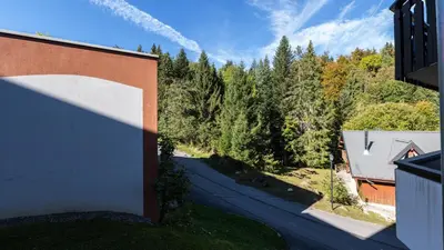 an overhead view of a house with a driveway at Grande Neige 23 - Appt pied des pistes 4 pers in Morillon