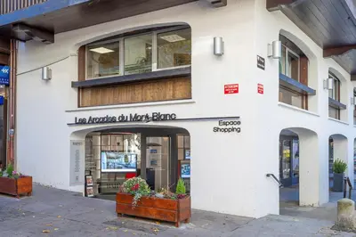 a store front with a sign that reads leeks on new shop at Résidence Les Arcades du Mont-Blanc in Megève