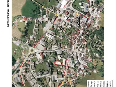 a map of a city with red arrows at Grand T3 familial au cœur de Samoëns avec parking et wifi - FR-1-624-148 in Samoëns