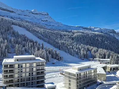a view of a ski resort in the snow at Studio confortable au pied des pistes - 4 pers. - FR-1-425-224 in Arâches-la-Frasse