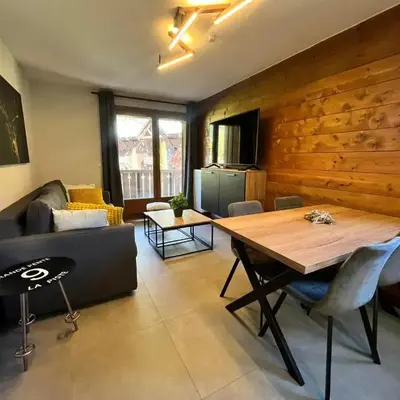 Appartement rénové avec piscine à Samoëns - FR-1-624-151