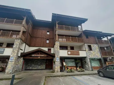 a view of a town with a street and buildings at Confortable Appartement T3 au Centre avec Animaux admis - FR-1-624-158 in Samoëns