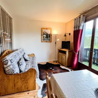 Comfortable studio with pool and view