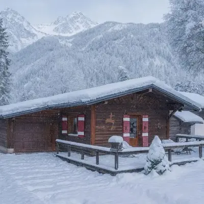 Cocooning small chaming chalet with garden