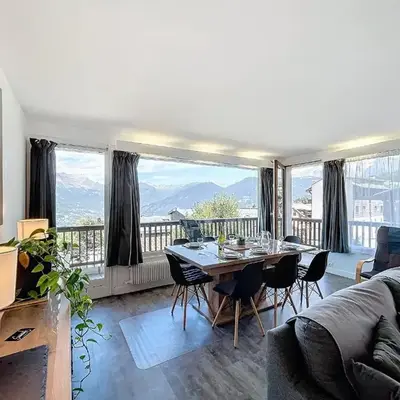 Appartement 3 pièces avec balcon et parking à Combloux - FR-1-560-146
