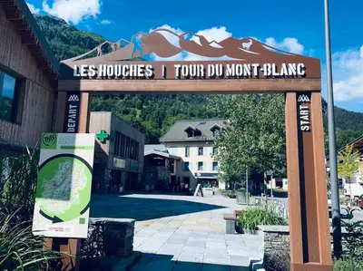 a sign that says les houses i tour do not bake at Appartement vue Montblanc 5mn piste2 in Les Trabets