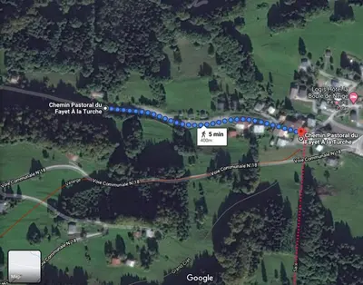 a map of a road with a blue line at Chalet La Foge - Samoens x 14, skis aux pieds in Morillon