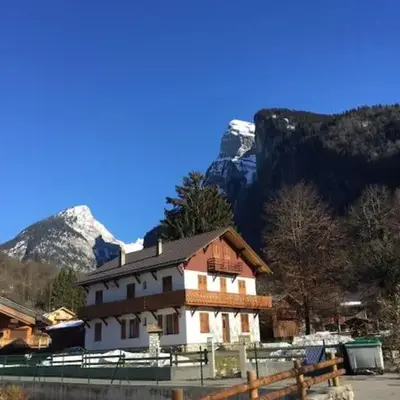 Grand chalet hiver été 13 p loc à la semaine du samedi au samedi