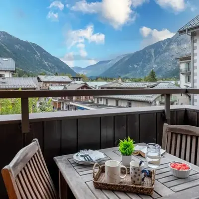 Charming apartment with mountain view