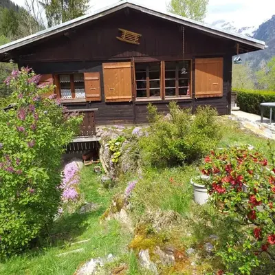Les Vardasses - Chalet typique avec jardin et vue sur les montagnes