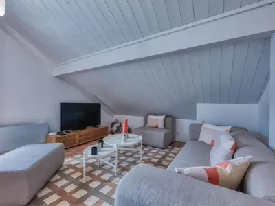 a bedroom with a large white bed with a window at Duplex 83m², 3 chambres, 6 pers, centre Saint-Gervais, à 5 min de la télécabine, Wifi inclus - FR-1-663-31 in Saint-Gervais-les-Bains