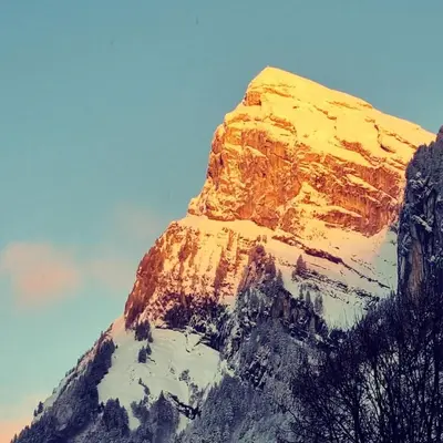 a mountain with snow on the top of it at Appart 3 pièces Cosy - idéal famille & sports Le Cairn De Samoëns in Samoëns