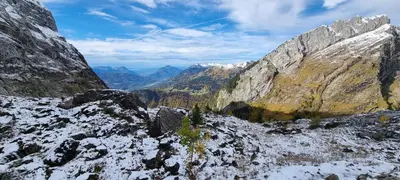 a view from the summit of a snowy mountain at Appart 3 pièces Cosy - idéal famille & sports Le Cairn De Samoëns in Samoëns