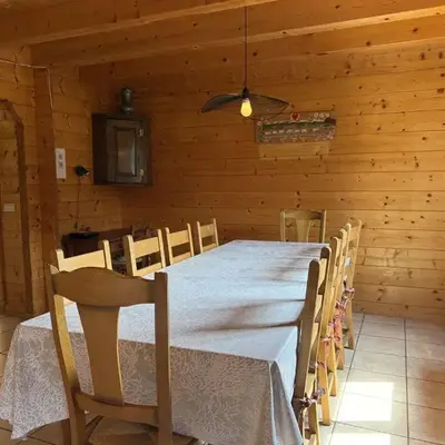 Chalet typique 5 chambres pour 10 personnes avec Wi-Fi et terrasse - FR-1-572-303