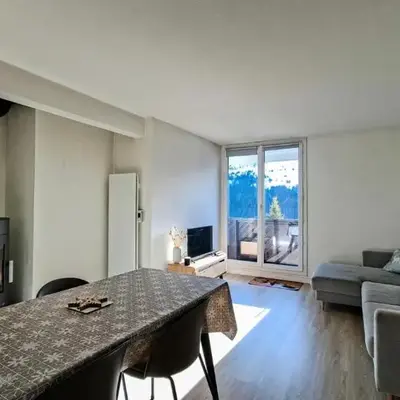 Résidence Doris - Appartement rénové · Centre station · Balcon · WIFI gratuit MAE-4483