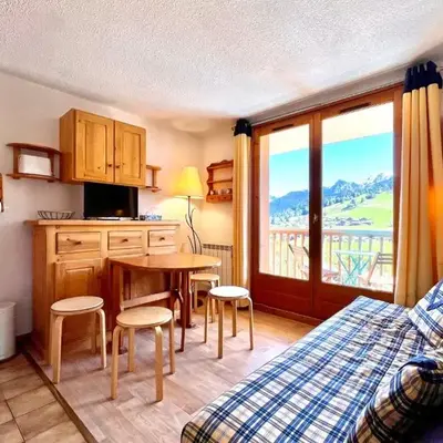 Bright apartment with Mont Blanc view