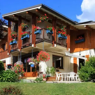 Charmante Villa à Samoëns avec Wifi et 2 Chambres - FR-1-846-34
