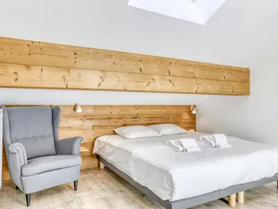 a bathroom with a shower and a sink and a toilet at Duplex 4 pièces, 3 chambres, 6 personnes, proche centre, parking, wifi - FR-1-663-52 in Saint-Gervais-les-Bains