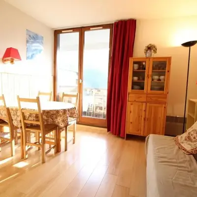 Studio 4 pers avec balcon au pied des pistes - FR-1-687-117