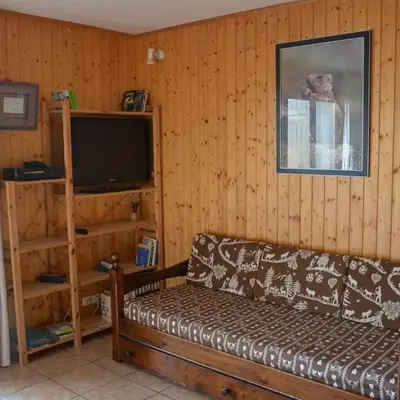 Charmant 2 pièces avec WIFI et 4 couchages à Le Pernant - FR-1-836-16
