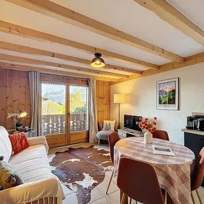 Appartement cosy avec balcon près du centre de Combloux - FR-1-560-170