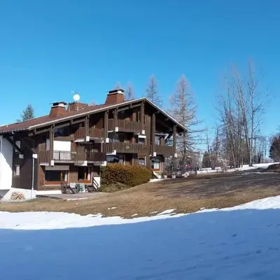F1 tout confort Megève skis aux pieds