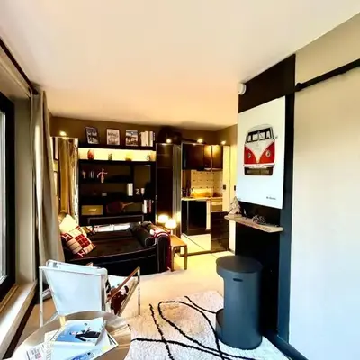 Bright apartment with balcony and pool