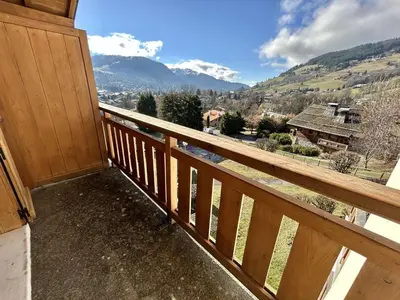 a balcony with a view of the mountains at Studio calme avec parking, vue montagnes, Demi-Quartier - FR-1-597-196 in Demi-Quartier