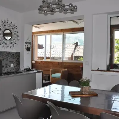 Appartement rénové 2 chambres