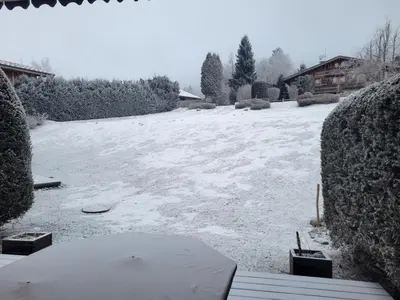 a large yard with snow on the ground at Les Grandes Jorasses 3 - Jardin - Vue massif Mont Blanc in Les Houches