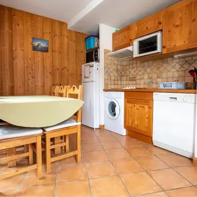 2 bedroom