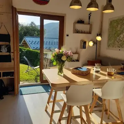 Chalet mitoyen au calme - rez-de-jardin - parking