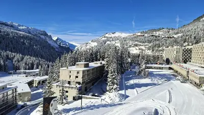 a resort in the mountains with snow on the ground at Résidence Aldebaran - Appartement spacieux · Départ et retour ski aux pieds · Balcon MAE-5024 in Magland