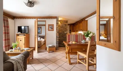 a bathroom with a sink and a shower at Résidence Pierre & Vacances Premium La Ginabelle in Chamonix-Mont-Blanc