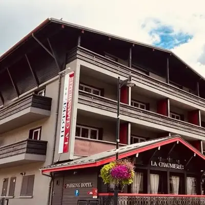Hotel La Chaumière à 180m du télécabine et de la gare
