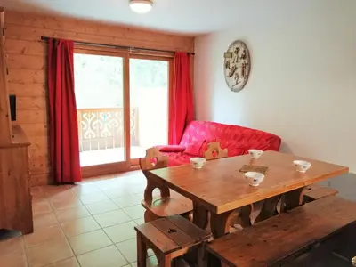 a bathroom with a sink and a shower and a mirror at Appartement cosy 3 pièces, 7 personnes, animaux admis, parking - FR-1-815-58 in Morillon