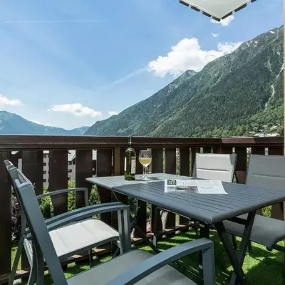 Apartment Aiglons - Central Chamonix Mountain Haven