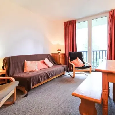 Spacious Apartment Iris