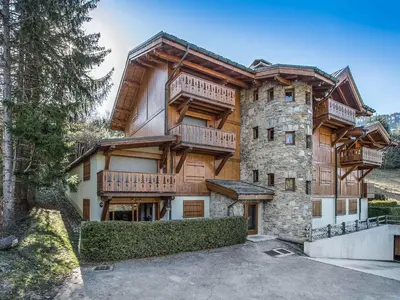a home in the mountains with a large house at Bel Appartement 3 Chambres à Megève, Terrasse, Wifi - FR-1-453-35 in Megève