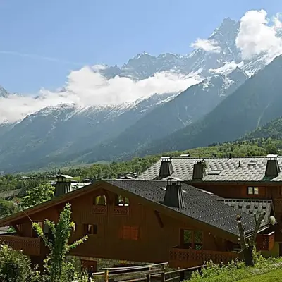 Spacious Apartment 2 Minutes from Ski Lift