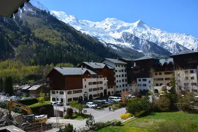 an aerial view of a town with mountains in the background at Appt 4 /5 pers - 3 min. centre ville in Chamonix-Mont-Blanc