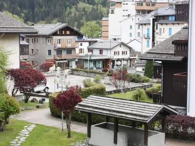 a view of a town with houses and a street at Appartement à Chamonix avec Balcon, Animaux Acceptés et Parking - FR-1-517-12 in Chamonix-Mont-Blanc