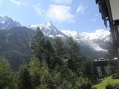 a view of a mountain range with snow covered mountains at Studio lumineux 3 pers, animaux admis, parking - FR-1-517-27 in Chamonix-Mont-Blanc