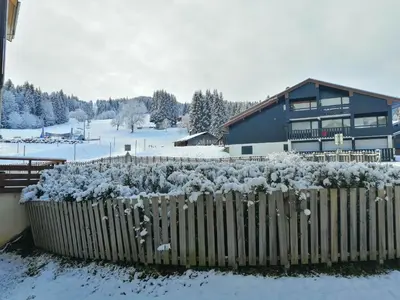 a small kitchen with a sink and a microwave at Agréable 2 Pièces au pied des pistes, WIFI, Animaux admis - FR-1-815-74 in Morillon