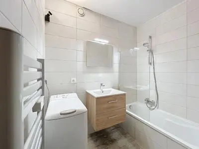 a bathroom with a toilet and a sink and a shower at Appartement cosy 3 pièces avec cheminée et parking couvert au pied des pistes à Combloux - FR-1-560-18 in Combloux